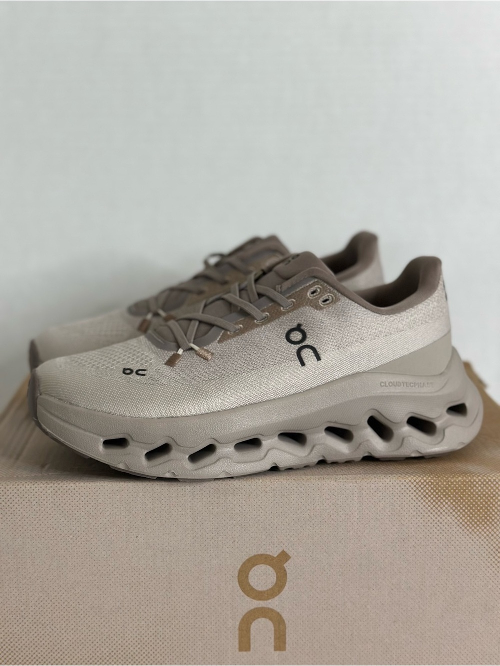 NEW Oncloud Cloudtilt Cinder Ash Women’s Size 5 Running Shoes